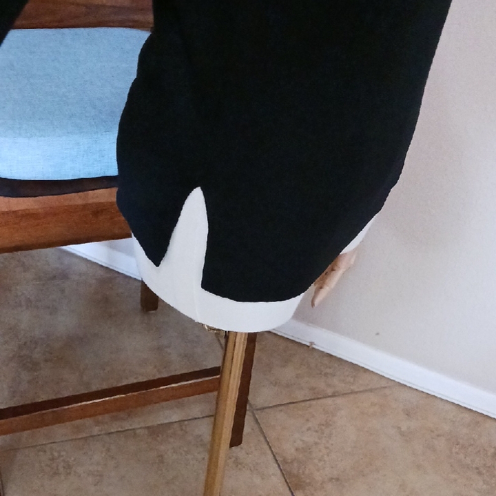 WINTER CLOSEOUT PRICE- Elegant Black Women's Top NWT - Picture 8 of 12